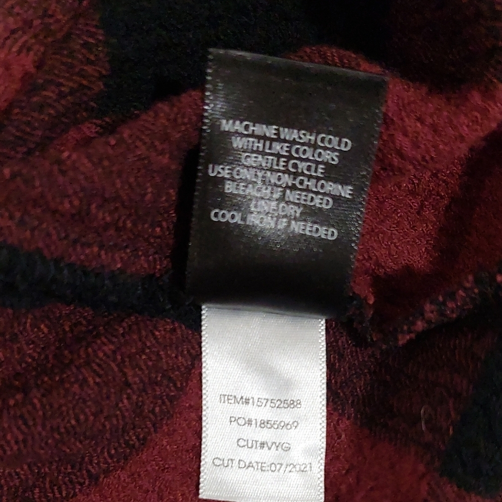 Torrid Red & Black Buffalo Plaid Button Down Tunic - Size 2 - Picture 6 of 7